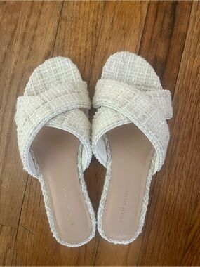 STUART WEITZMAN
Roza Pearl Slide In Cream Size 7.5